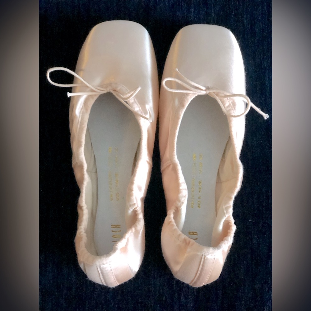 New Bloch satin pointe shoes